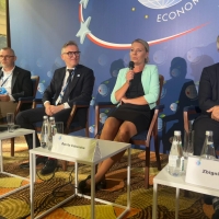 Dorota Cabańska, GINB, podczas panelu ZUS na Forum Ekonomicznym w Karpaczu